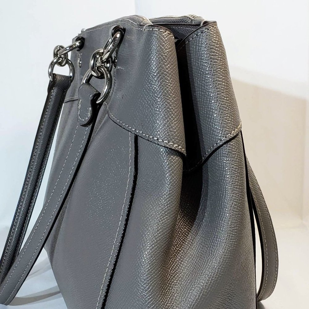 Coach-crossgrain Brook mini, carry all hand bag, like new. w/crossbody strap - Picture 5 of 14